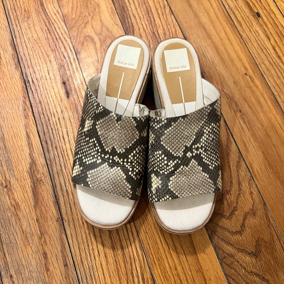 Dolce Vita Snake Print Platform Slip On Sandals Size 7.5 - Picture 3 of 7